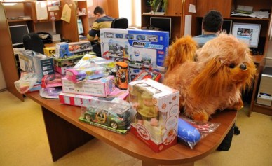 Читатели «МОЁ!» стали приносить игрушки для детей ещё до объявления акции «Стань...