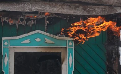 Двое мужчин погибли на пожаре в частном доме в Таловском районе