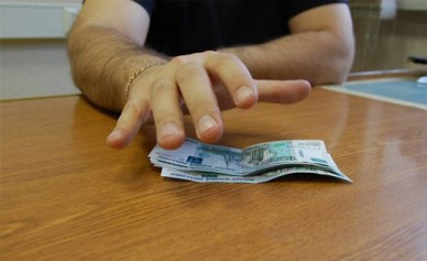 В Воронеже при получении взятки задержан заместитель начальника районной Службы ...