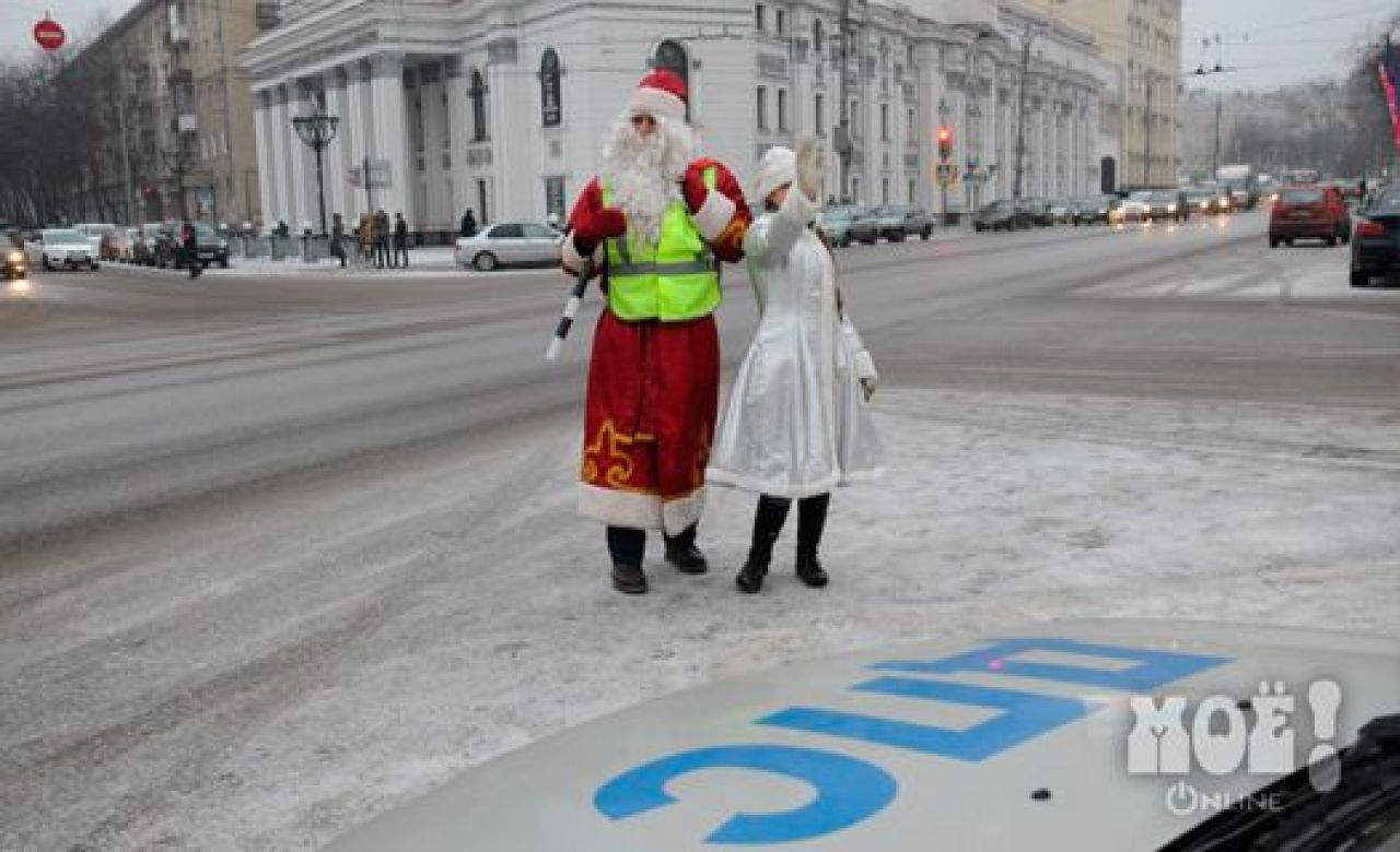 В центре Воронежа «новогодний патруль» будет раздавать подарки законопослушным автомобилистам