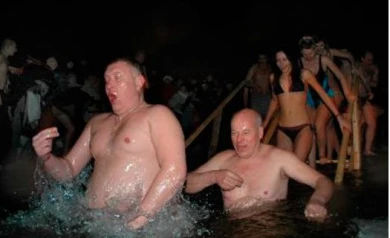 Епархия: «Купание в проруби на Крещение не избавляет от грехов»