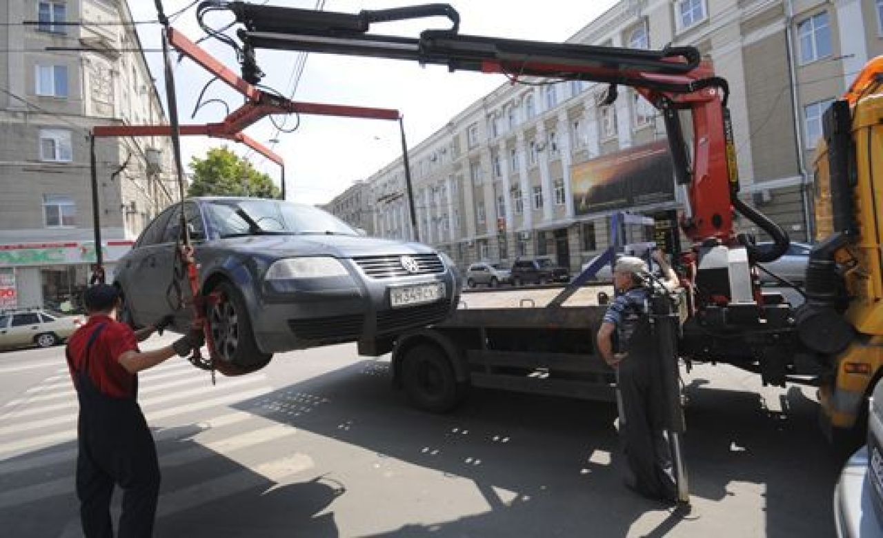 ГИБДД: Эвакуировать авто на пути следования олимпийского огня начнут в 22.00