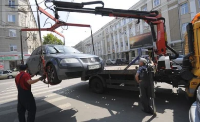 ГИБДД: Эвакуировать авто на пути следования олимпийского огня начнут в 22.00