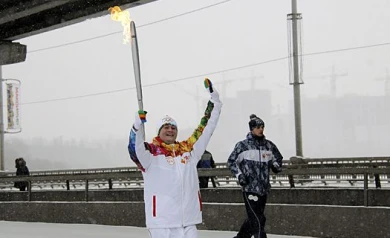 Журналист «МОЁ!» пронёс олимпийский факел по Северному мосту