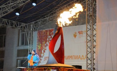 В Воронеже Саутин и Гордеев зажгли чашу Олимпийского огня