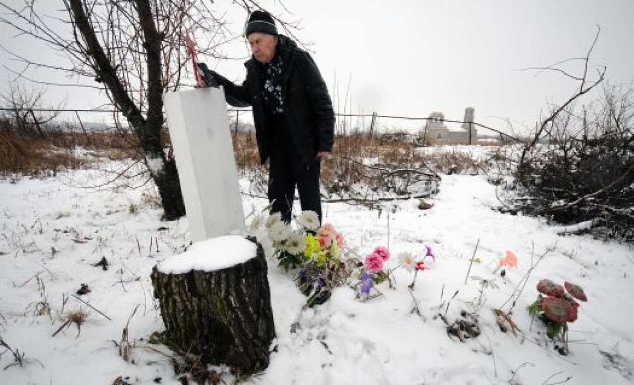 Могила неизвестного солдата и Антон Иванович Головко