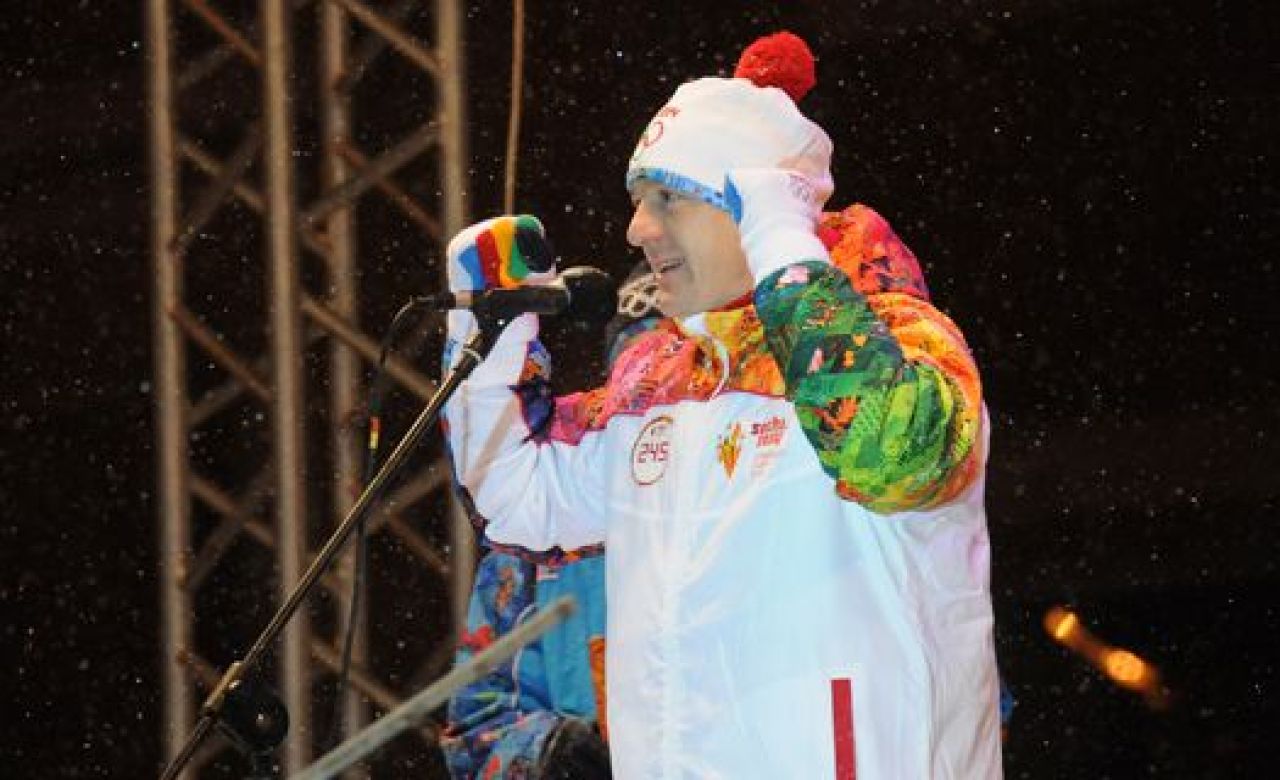 Дмитрий Саутин во время эстафеты Олимпийского огня в Воронеже.