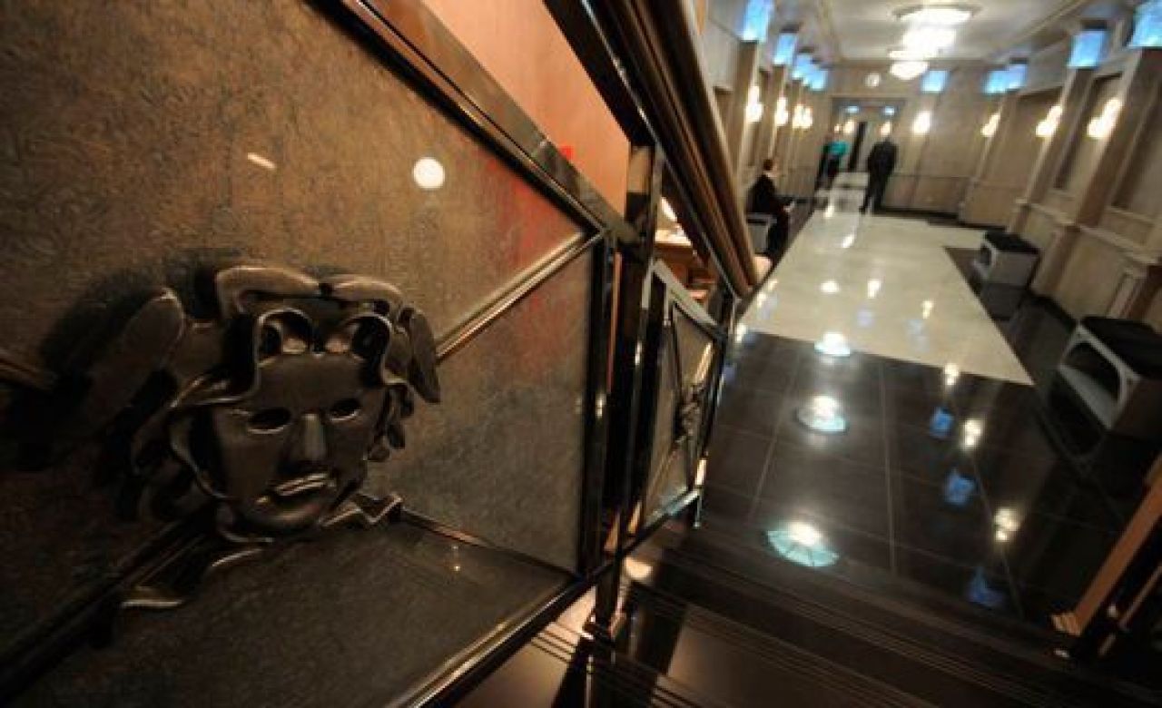 В воронежском драмтеатре поставили спектакль по произведению автора фильма «Влюбленный Шекспир»