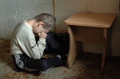 В Воронеже будут судить 28-летнего мужчину, сломавшего руки своим маленьким детя...