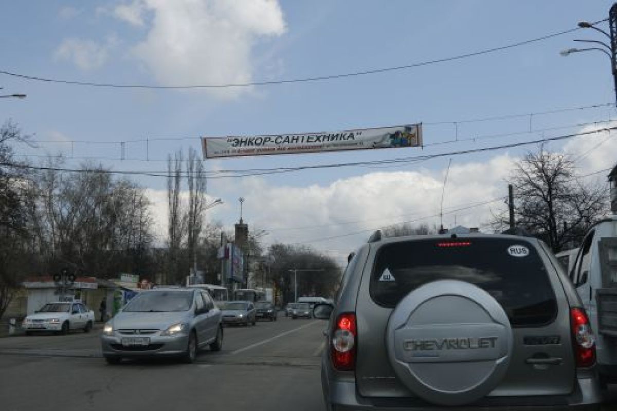 Рекламные перетяжки на улицах Воронежа обещают снять