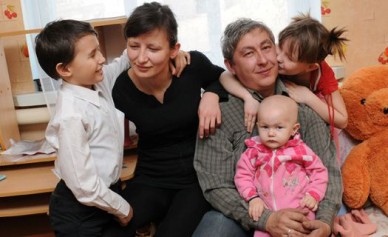 Многодетного отца, который избил налётчиков, защищая семью, судить не будут