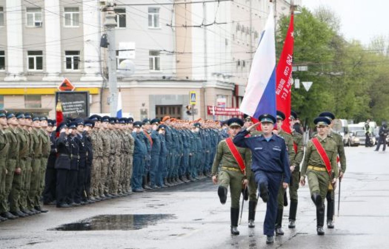 В центре Воронежа отрепетировали торжественное построение для Дня Победы