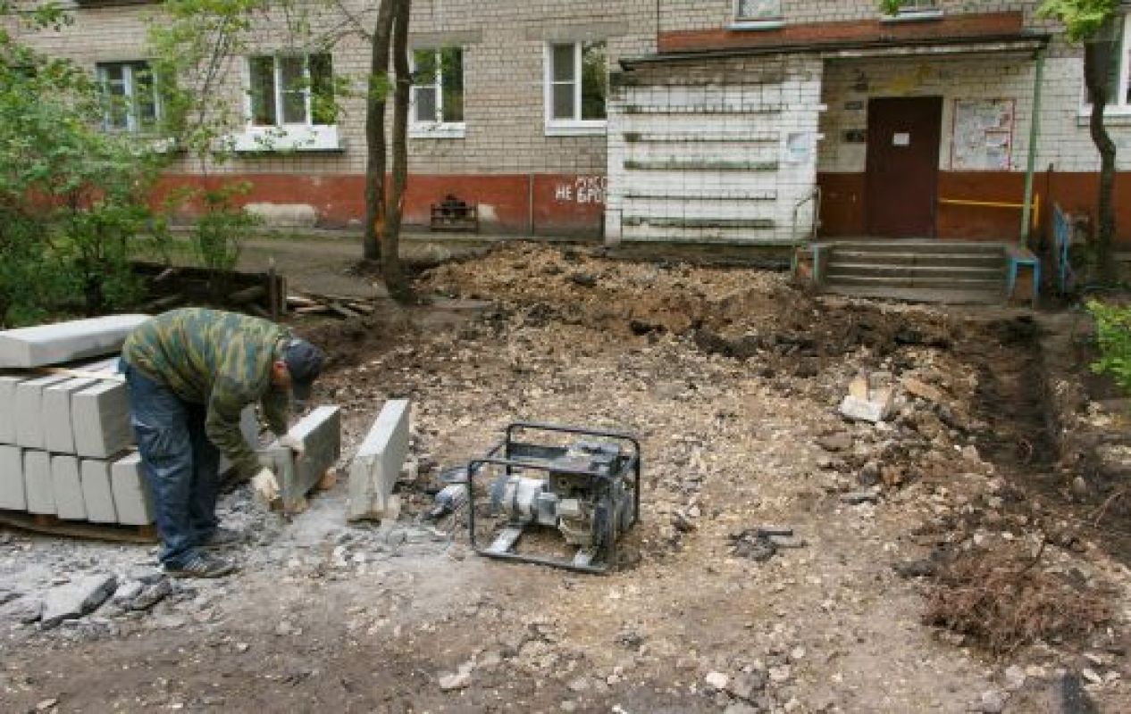 Ремонт двора, май 2014 года
