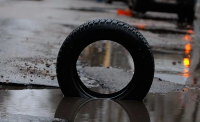 Александр Гусев потребовал проводить ремонт ям на дорогах за сутки