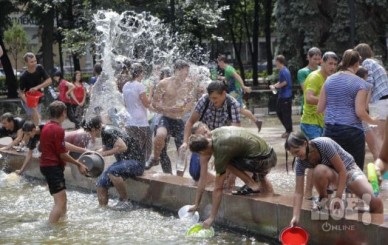 Из-за жары в 37 градусов в Воронеже объявили штормовое предупреждение