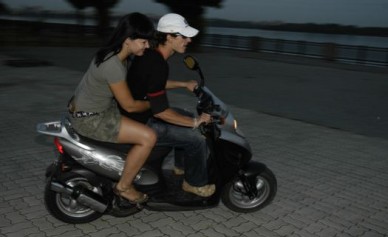 Российских скутеристов обяжут получать регистрационные номера