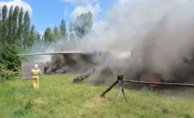 В воронежском аэропорту спасатели отработали эвакуацию пассажиров из охваченного огнём самолёта