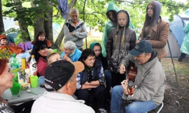 Под Воронежем под проливным дождём прошли сразу два фестиваля бардовской песни