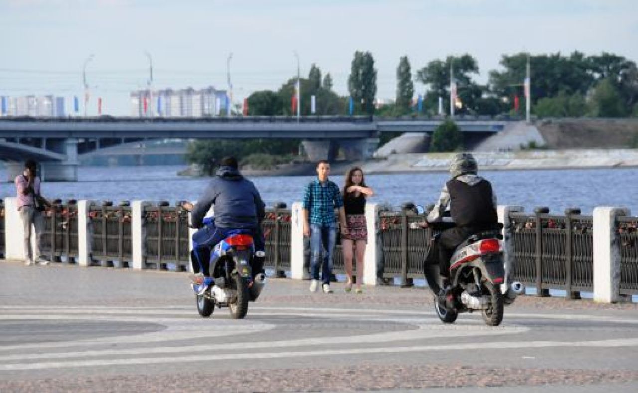 Байкеры на Адмиралтейской площади