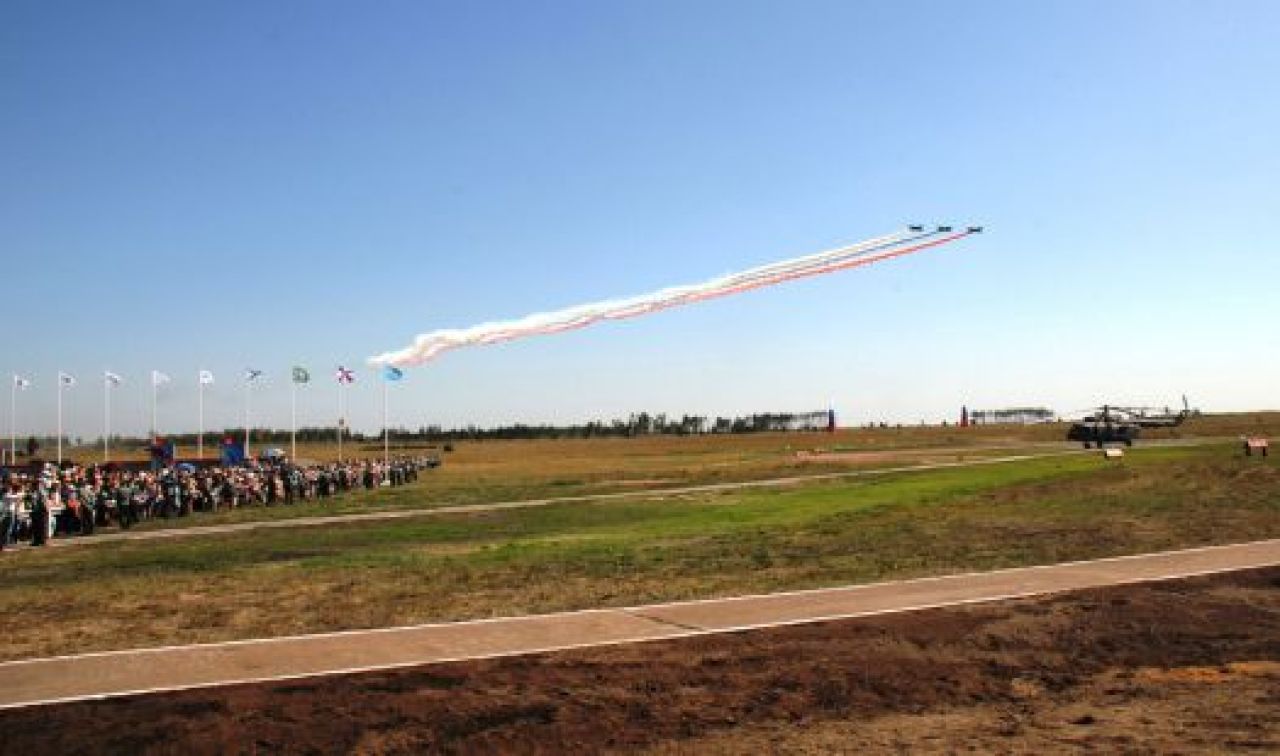 Один из вертолётчиков «Авиадартса» провел со зрителями «шоковую терапию»