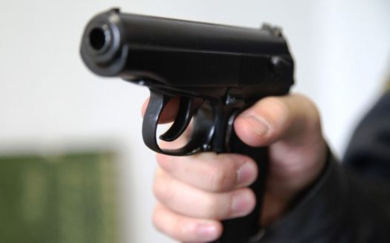 В Воронеже разъярённый покупатель расстреливал из пистолета продавщицу и её родственника