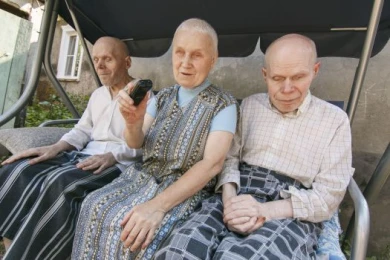 Для безопасности семье незрячих инвалидов из Углянца нужны видеокамеры