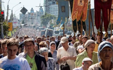 Несколько тысяч человек с иконами и молитвой прошли по Воронежу