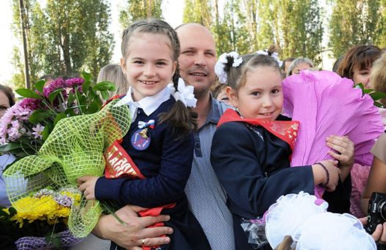 Воронежские первоклашки мечтают изобрести лазерный автомат и купить белый "Порше"