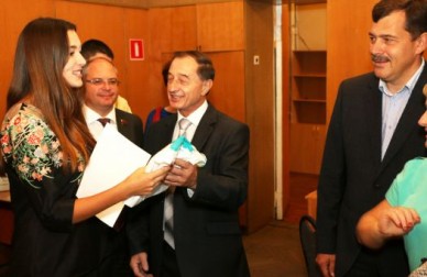 Дочь Константина Ашифина получила благодарность от председателя облизбиркома