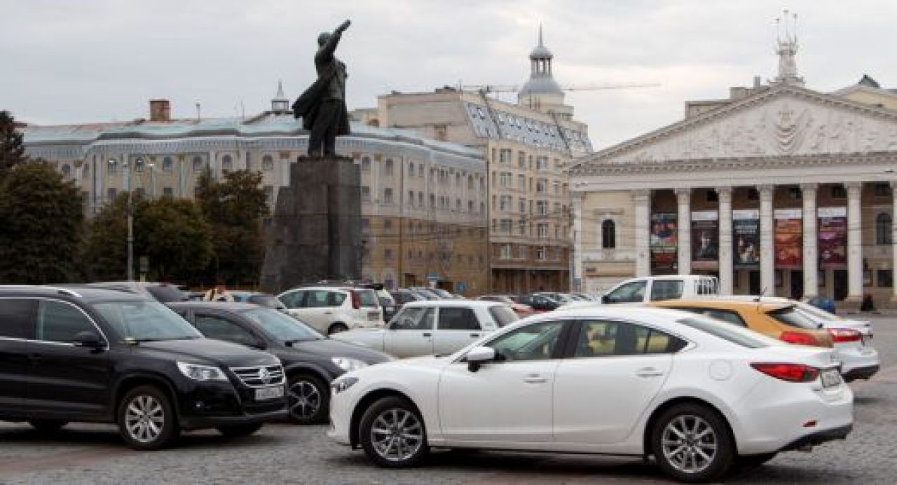 Специалисты предлагают организовать на площади Ленина подземную парковку