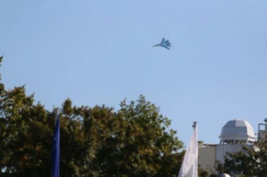 Истребитель заглушил речь высокопоставленных чиновников на открытии Дня города