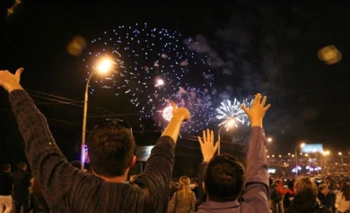 Перенос салюта на час никак не повлиял на количество зрителей