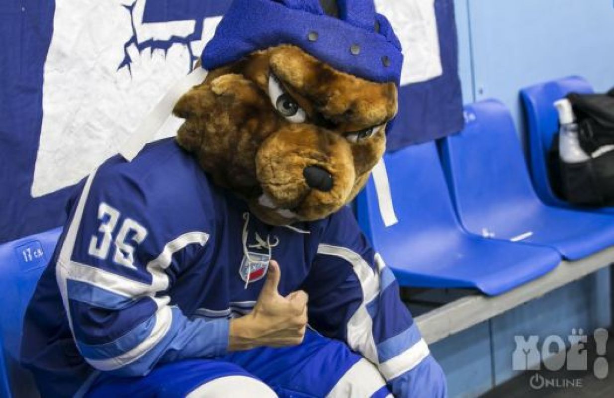 "Буран" на домашнем льду всухую обыграл "Спутник" из Нижнего Тагила