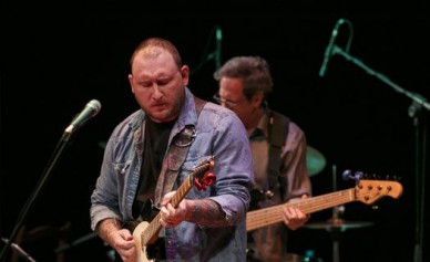 В Воронеже сыграл гитарист, выступавший с Миком Джаггером