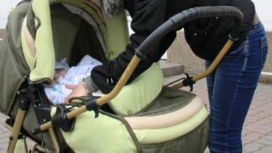 В Воронеже 56-летняя женщина пыталась задушить подушкой своего 6-месячного внука