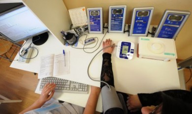 Пенсионерку, пытавшуюся задушить внука, хотят проверить на вменяемость