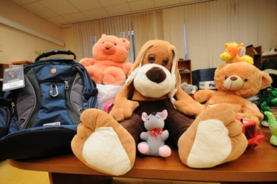 Семья из Воронежа собрала целый пакет подарков для острогожского детского дома