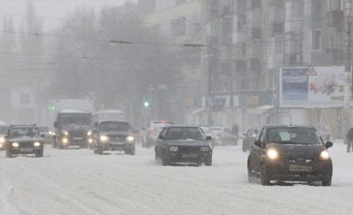 Воронежские гаишники из-за снегопада просят автомобилистов быть внимательнее
