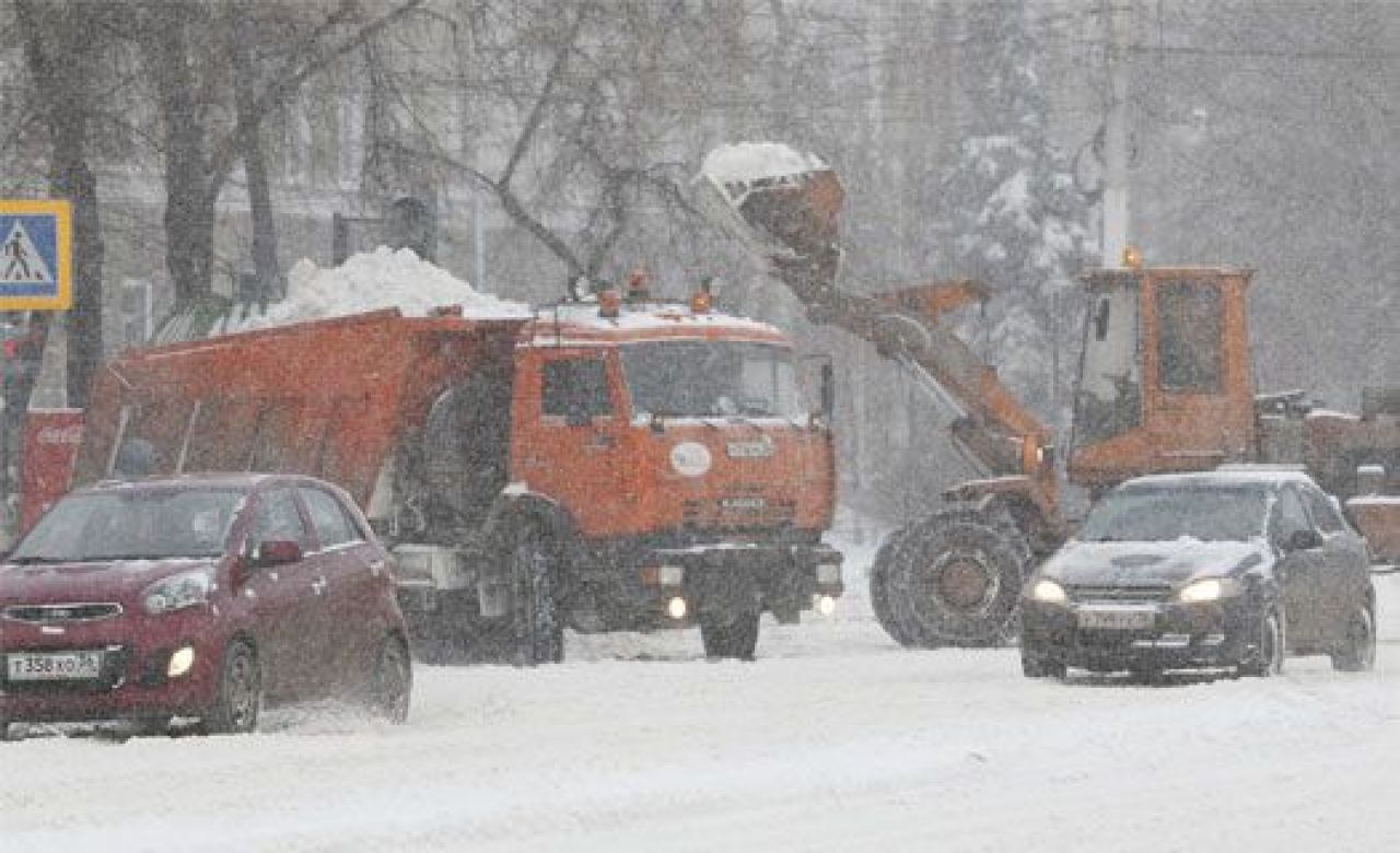 Мэрия Воронежа: "На очистку города от снега требуется не менее пяти дней"