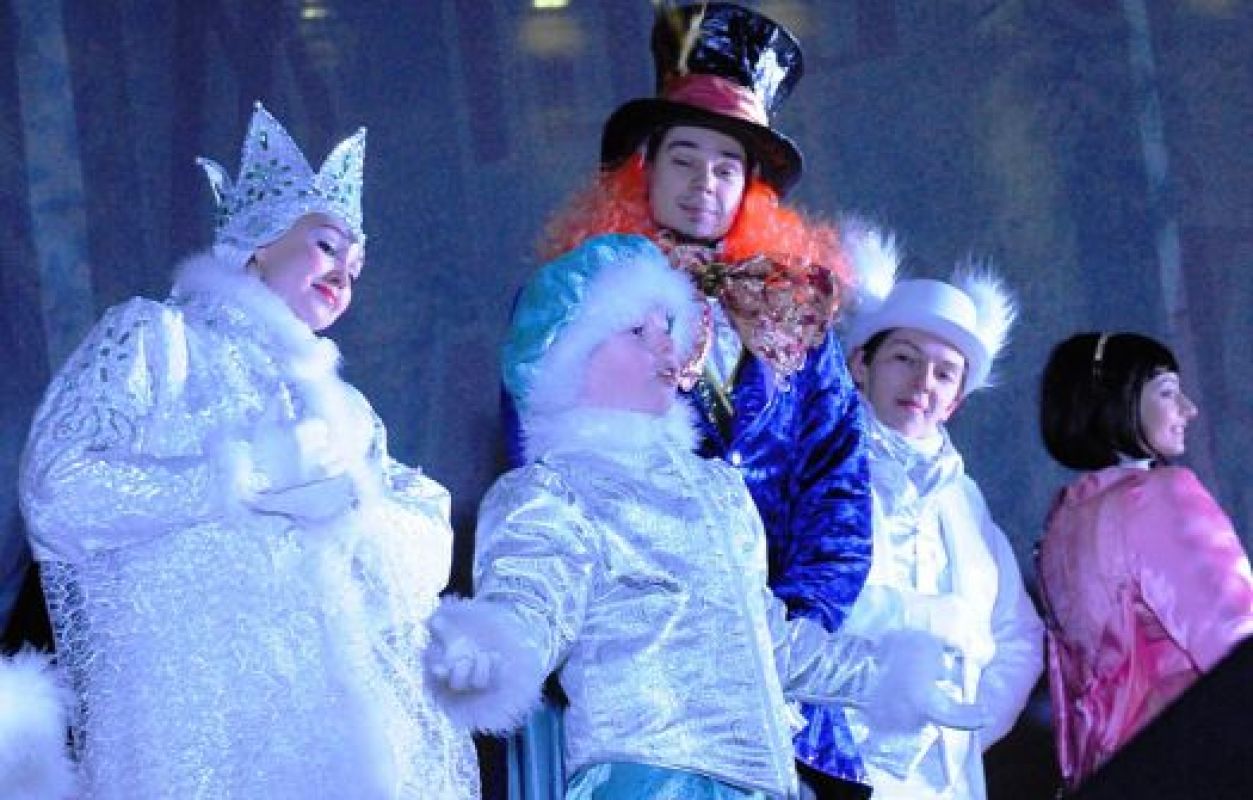 Воронежец сделал предложение любимой с новогодней сцены на площади Ленина