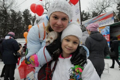 На празднике газеты «МОЁ!» гости могли пообщаться с котами, собаками и хорьком