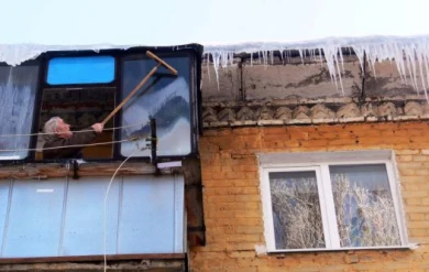 В Воронеже прокуратура накажет коммунальщиков за опасные сосульки