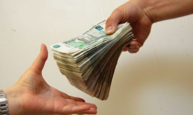 Воронежские чиновники пока не понизили свою зарплату вслед за президентом