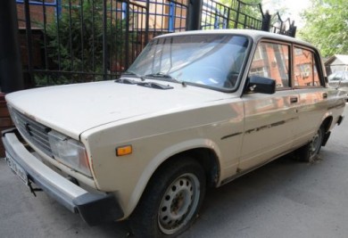Воронежским серийным угонщикам пришлось отремонтировать авто, чтобы похитить его