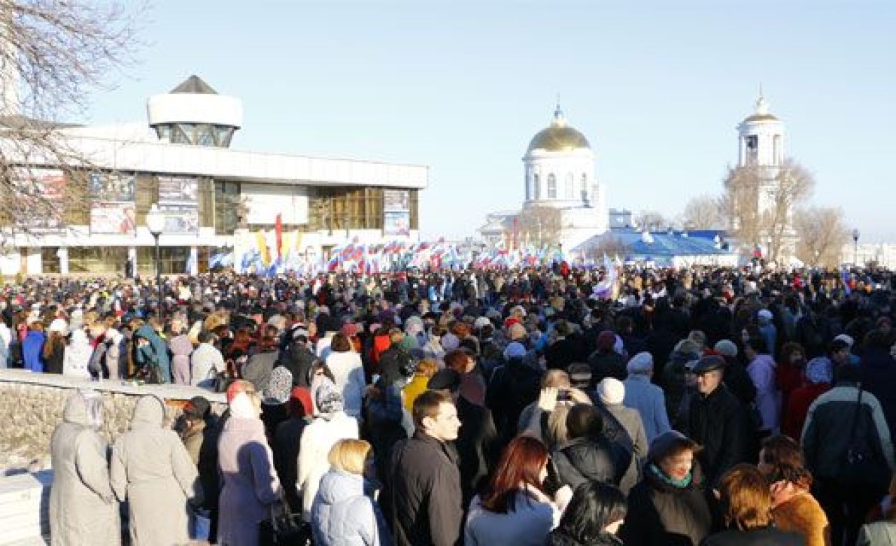 Митинг в честь годовщины присоединения Крыма превратился в концерт