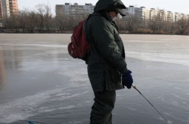 В Воронеже пьяные рыбаки напали на полицейских