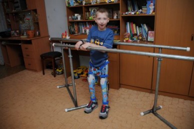 Воронежцы могут помочь 11-летнему мальчику начать ходить