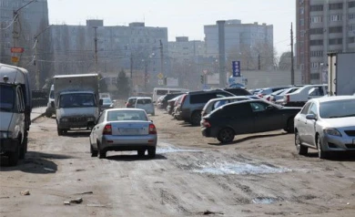 Воронежец больше года бьётся с властями за асфальтирование улицы Владимира Невского