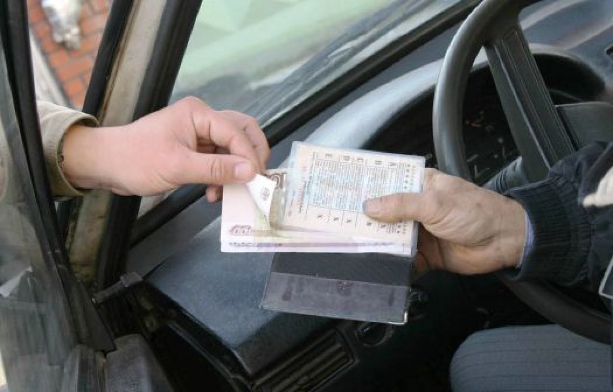 Должность водителя в мэрии продают за 50 тысяч