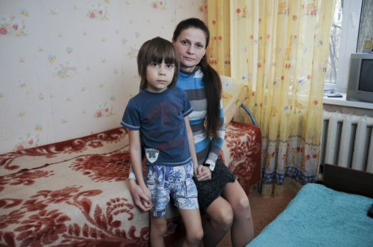 В Воронеже мама с ребёнком-аутистом вынуждена жить в приюте